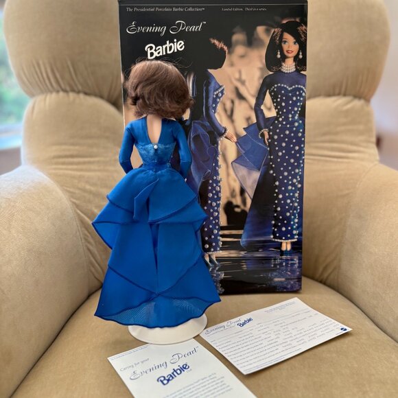 NEW AUTH EVENING PEARL PRESIDENTIAL PORCELAIN LTD BARBIE DOLL #12825 - Picture 7 of 16